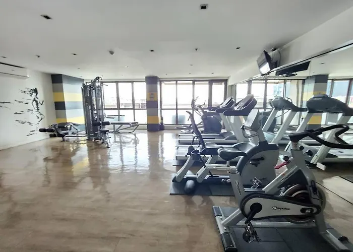 Cosy Kl Tower With Parkview Balcony, Pool, Gym, Sauna Near Greenbelt 100mbps *